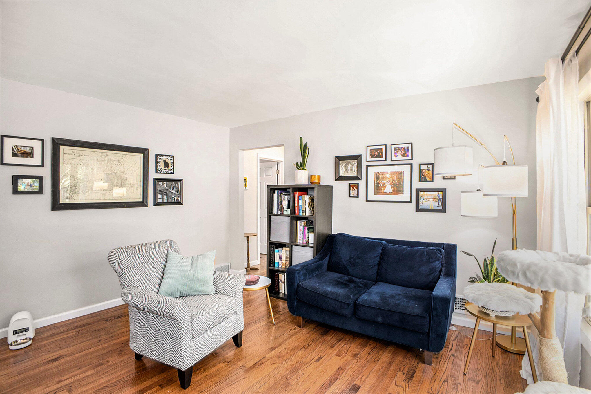 2316 Barstow Road Lansing, MI 48906 - Photo 4 of 25 005_img_2699_311