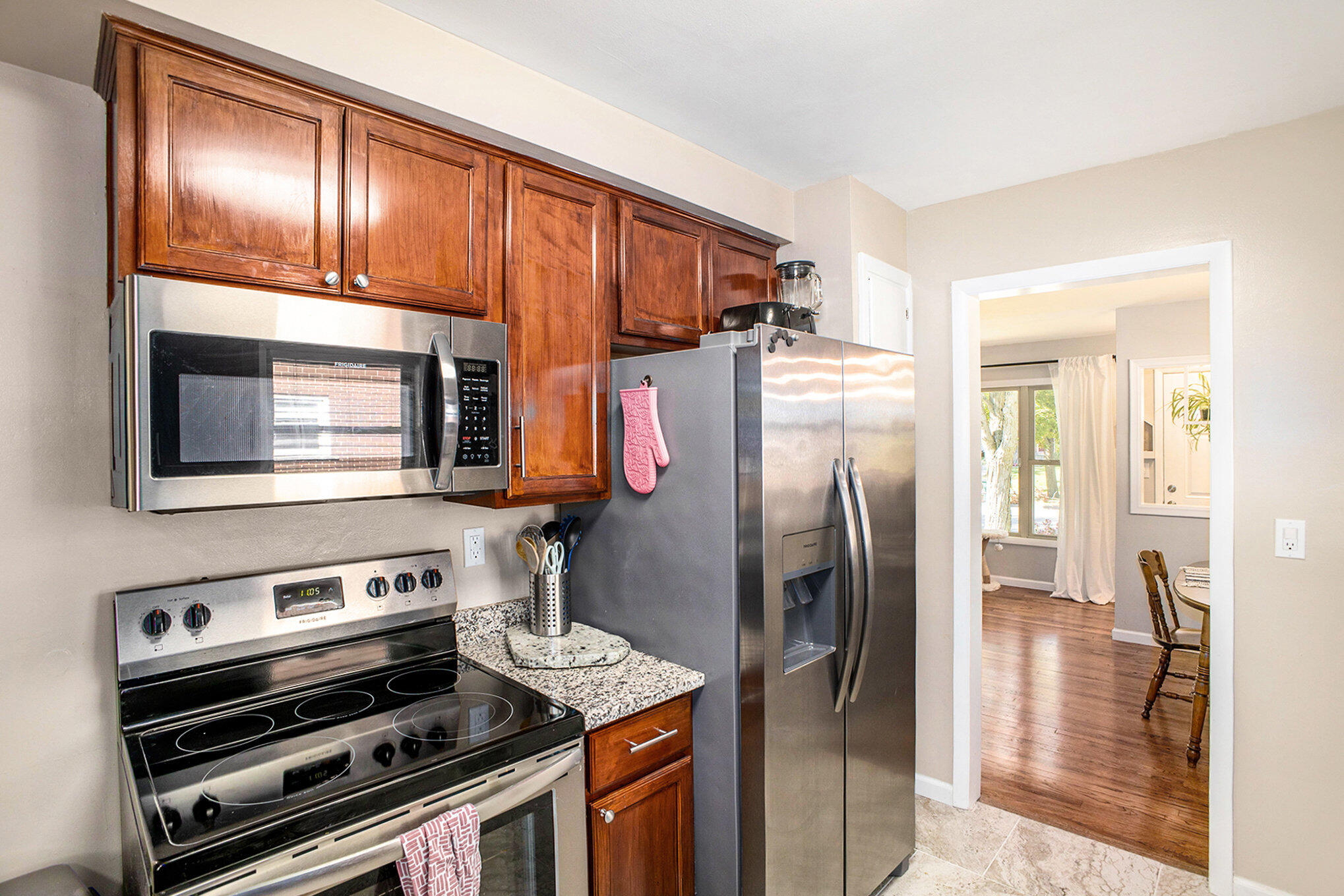 2316 Barstow Road Lansing, MI 48906 - Photo 9 of 25 010_img_2710_238