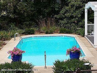 63 Drake Road Lakewood, NJ 08701 - Photo 1 of 2 8c3c9eeab295daf0dca34b155cc76938-cc_ft_3