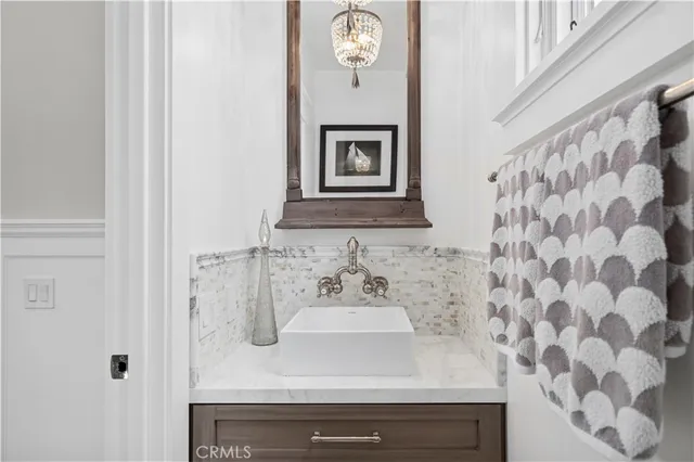 $3,295,000 | 718 1/2 Poinsettia Avenue, Corona del Mar, CA 92625