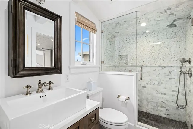 $3,295,000 | 718 1/2 Poinsettia Avenue, Corona del Mar, CA 92625