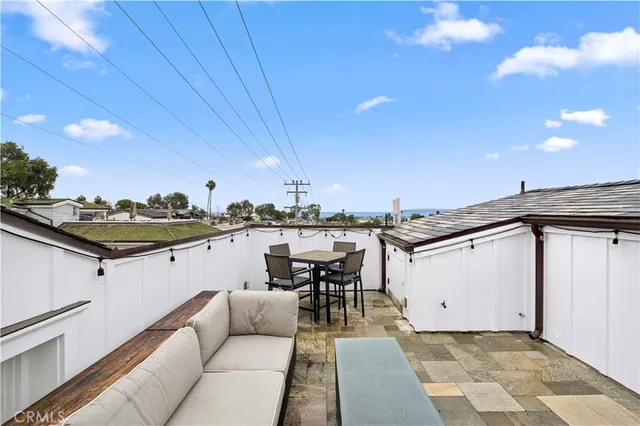 $3,295,000 | 718 1/2 Poinsettia Avenue, Corona del Mar, CA 92625