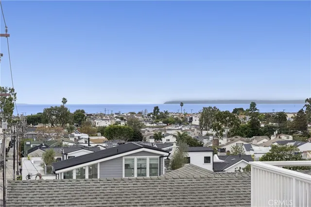 $3,295,000 | 718 1/2 Poinsettia Avenue, Corona del Mar, CA 92625