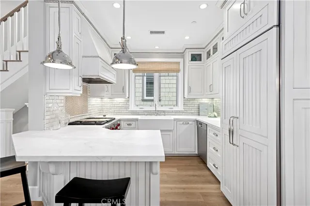 $3,295,000 | 718 1/2 Poinsettia Avenue, Corona del Mar, CA 92625