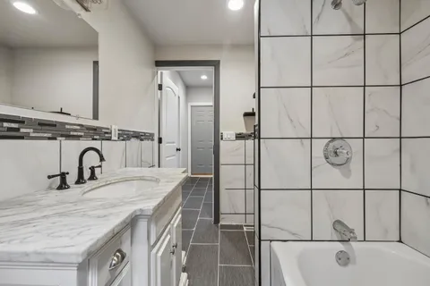 $195,000 | 1222 Summit Avenue, Racine, WI 53404