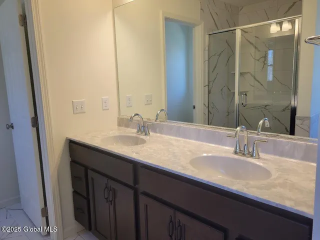 $583,900 | 933 Ridgeview Circle, Castleton-on-Hudson, NY 12033