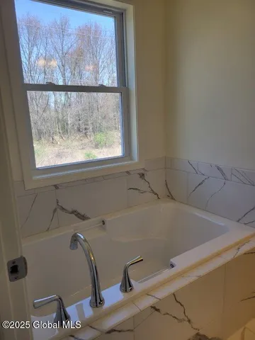 $583,900 | 933 Ridgeview Circle, Castleton-on-Hudson, NY 12033