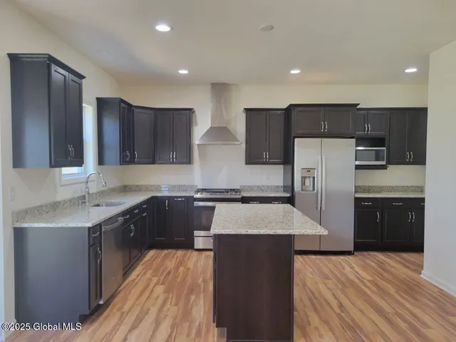 $583,900 | 933 Ridgeview Circle, Castleton-on-Hudson, NY 12033