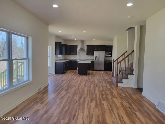 $583,900 | 933 Ridgeview Circle, Castleton-on-Hudson, NY 12033