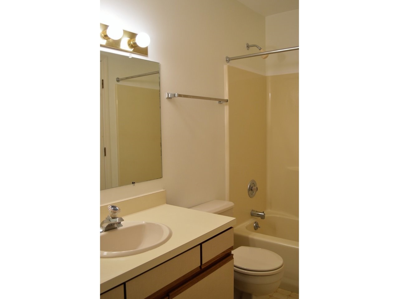 184 Locust Hill Road Shelburne, VT 05482 - Photo 17 of 24 Gallery Image 17
