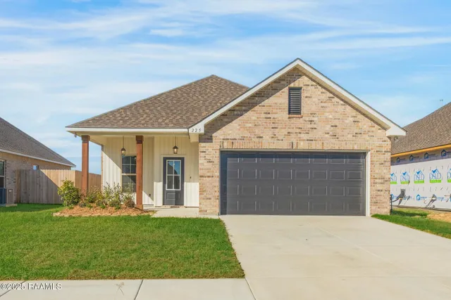 $1,950 | 225 Wakely Court, Lafayette, LA 70506
