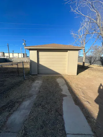 $82,000 | 107 Cypress Street, Levelland, TX 79336