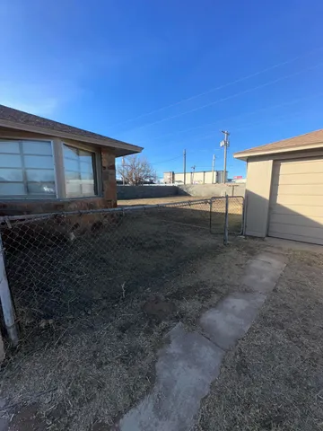 $82,000 | 107 Cypress Street, Levelland, TX 79336