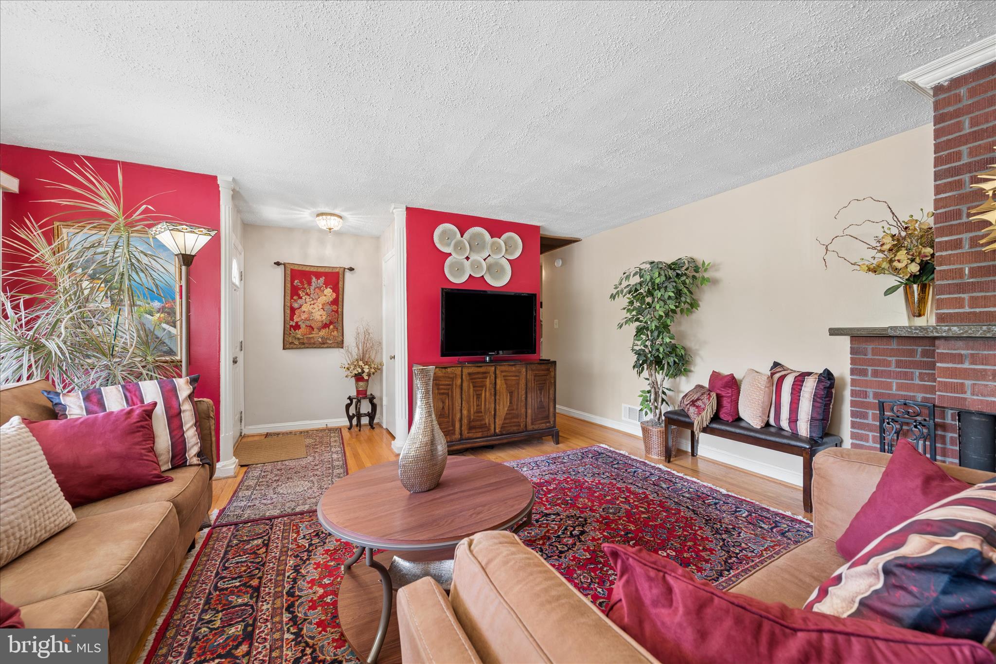 6803 Adelphi Road University Park, MD 20782 - Photo 9 of 55 Living Room