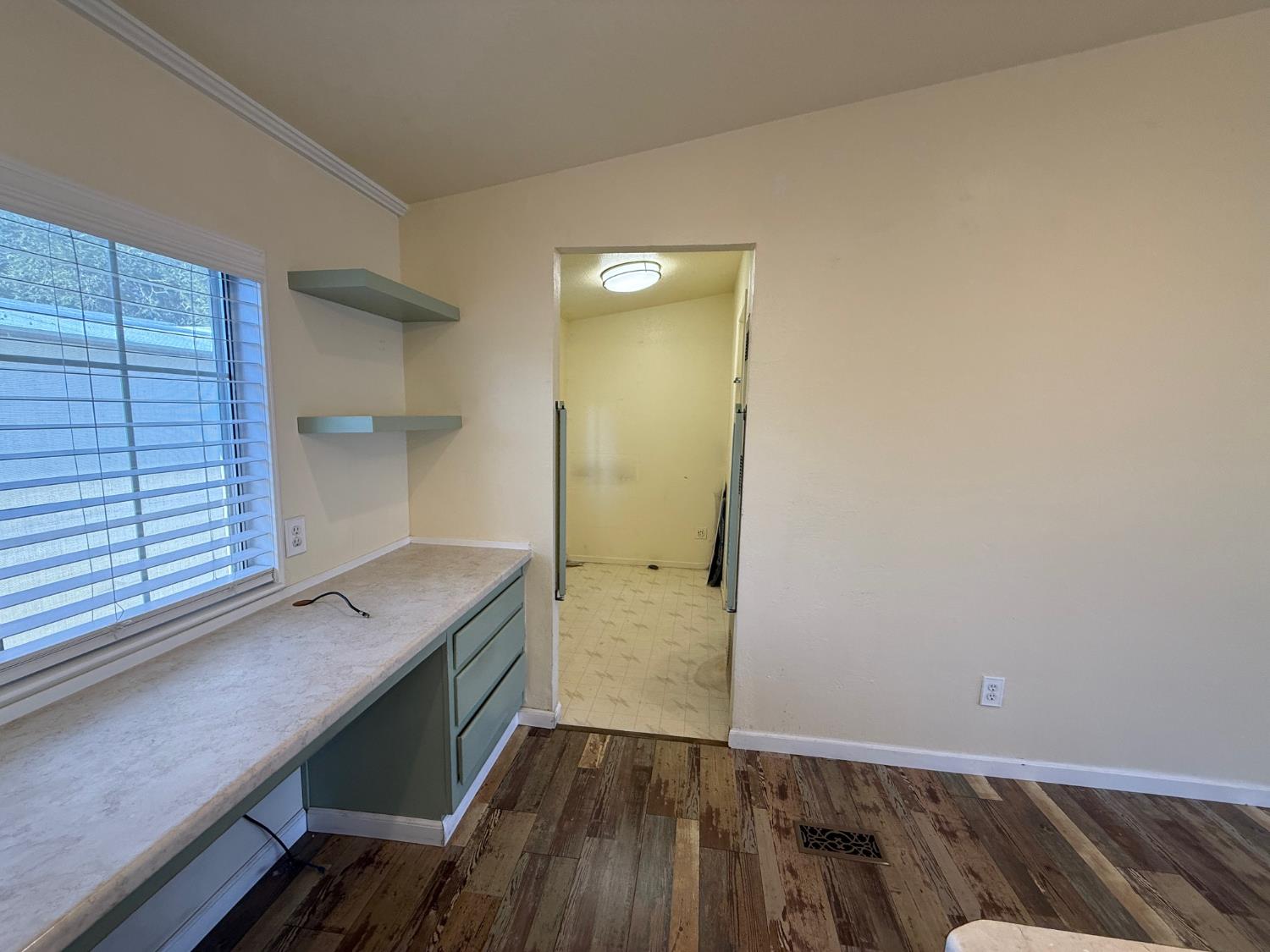 908 Atlantic Street, Unit 33 Roseville, CA 95678 - Photo 20 of 31 a view of a bathroom