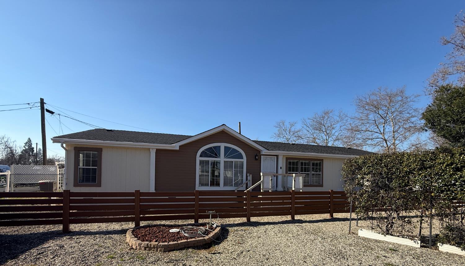 908 Atlantic Street, Unit 33 Roseville, CA 95678 - Photo 3 of 31 a front view of a house with garden