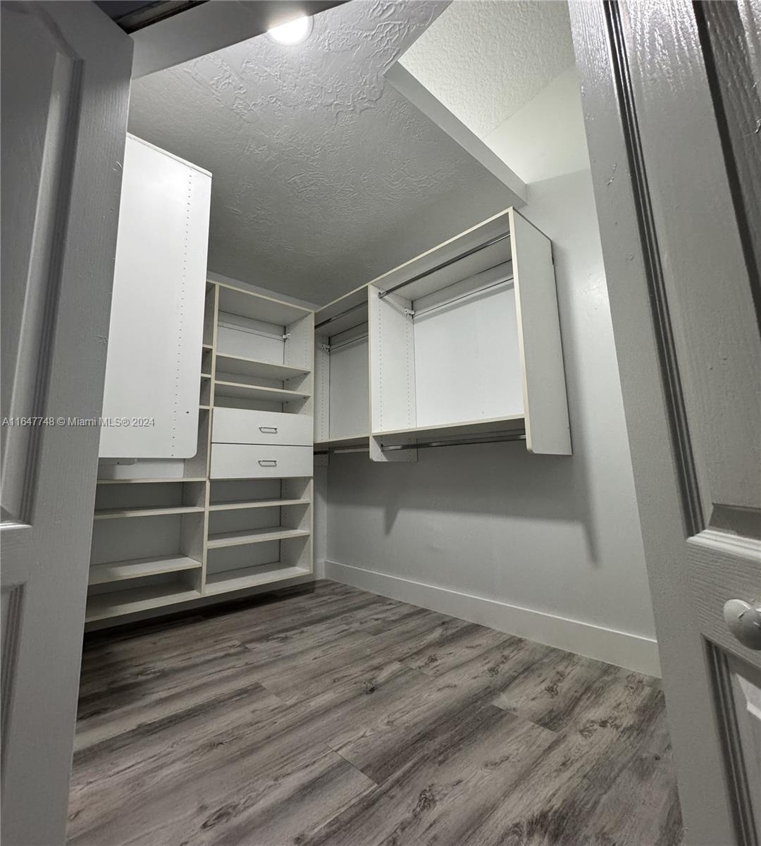 Richmond West Miami, FL 33187 - Photo 9 of 10 a view of walk in closet