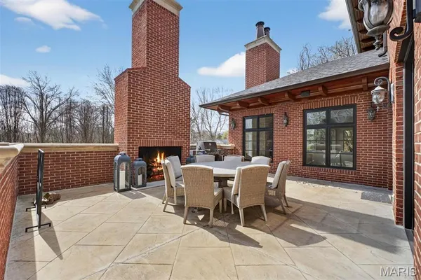 $3,299,000 | 40 Lynnbrook Road, Frontenac, MO 63131