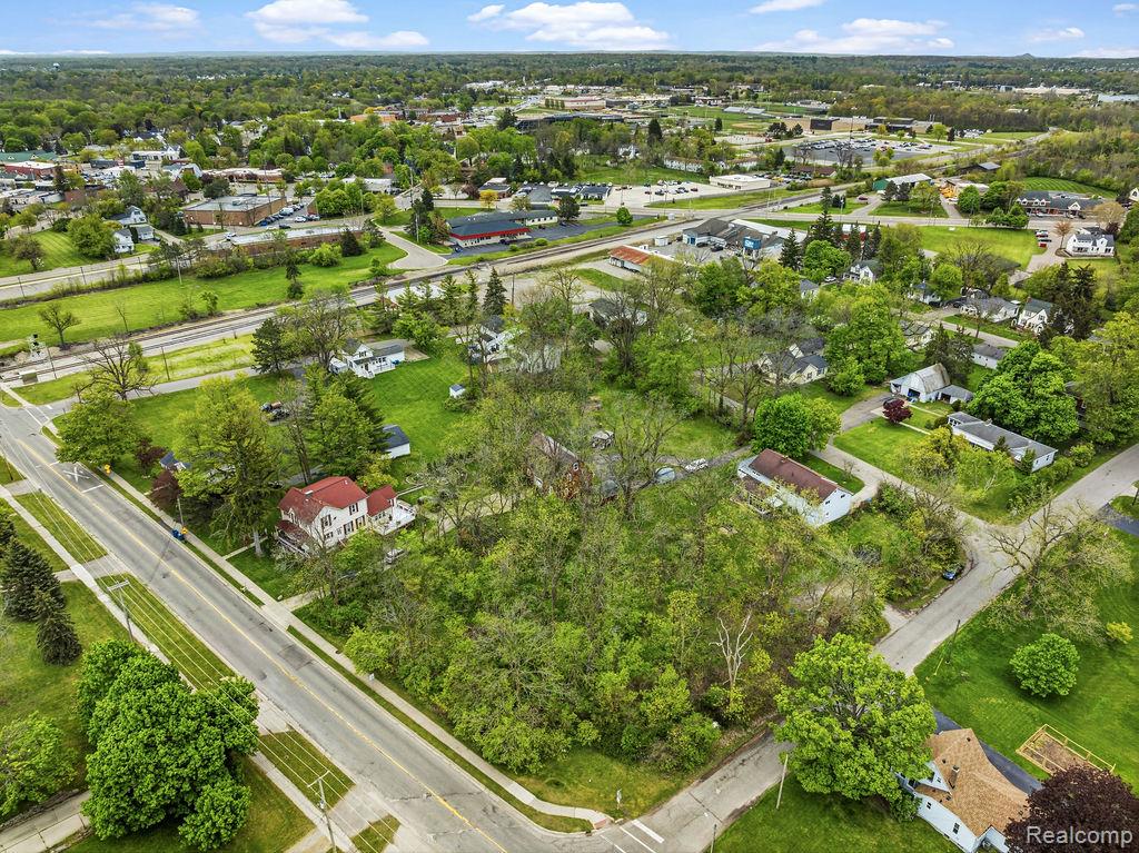 327 Reid Road Grand Blanc, MI 48439 - Photo 16 of 88