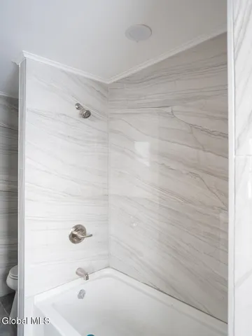 $385,000 | 21 Bruen Court, East Greenbush, NY 12144