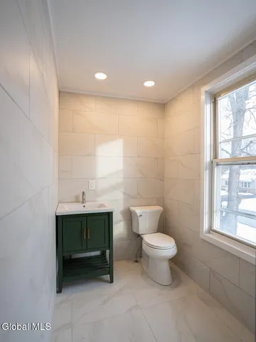 $385,000 | 21 Bruen Court, East Greenbush, NY 12144