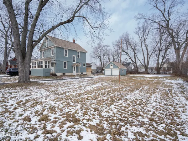 $385,000 | 21 Bruen Court, East Greenbush, NY 12144