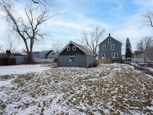 $385,000 | 21 Bruen Court, East Greenbush, NY 12144