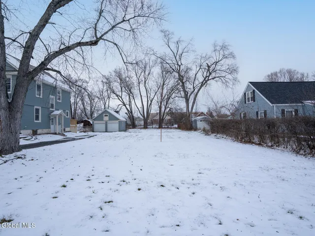 $385,000 | 21 Bruen Court, East Greenbush, NY 12144