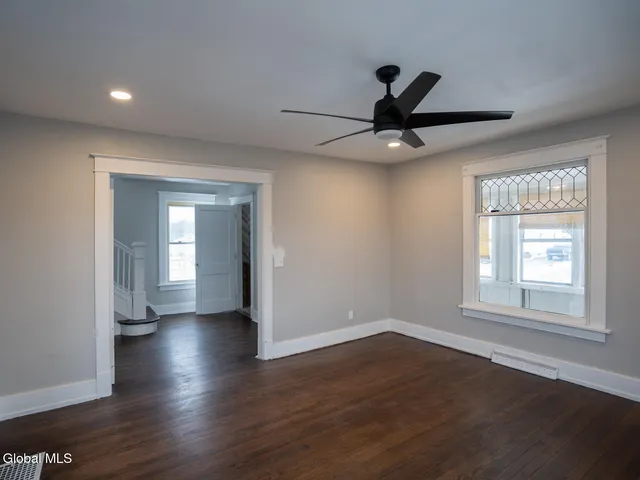 $385,000 | 21 Bruen Court, East Greenbush, NY 12144