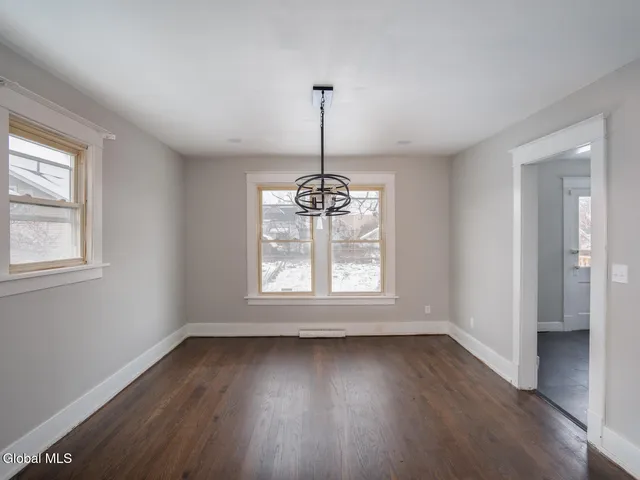 $385,000 | 21 Bruen Court, East Greenbush, NY 12144