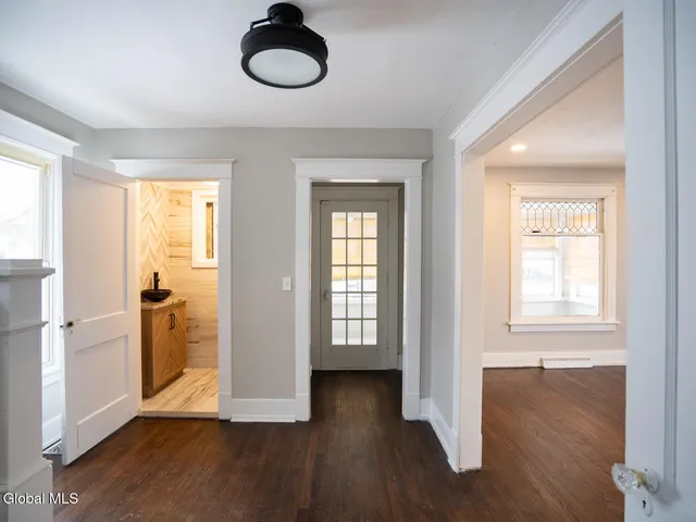 $385,000 | 21 Bruen Court, East Greenbush, NY 12144