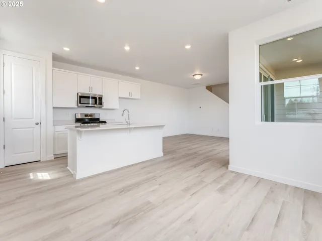 $457,990 | 8415 Southeast Blanton Street, Hillsboro, OR 97123