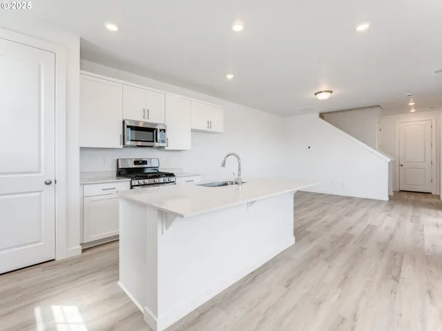 $457,990 | 8415 Southeast Blanton Street, Hillsboro, OR 97123