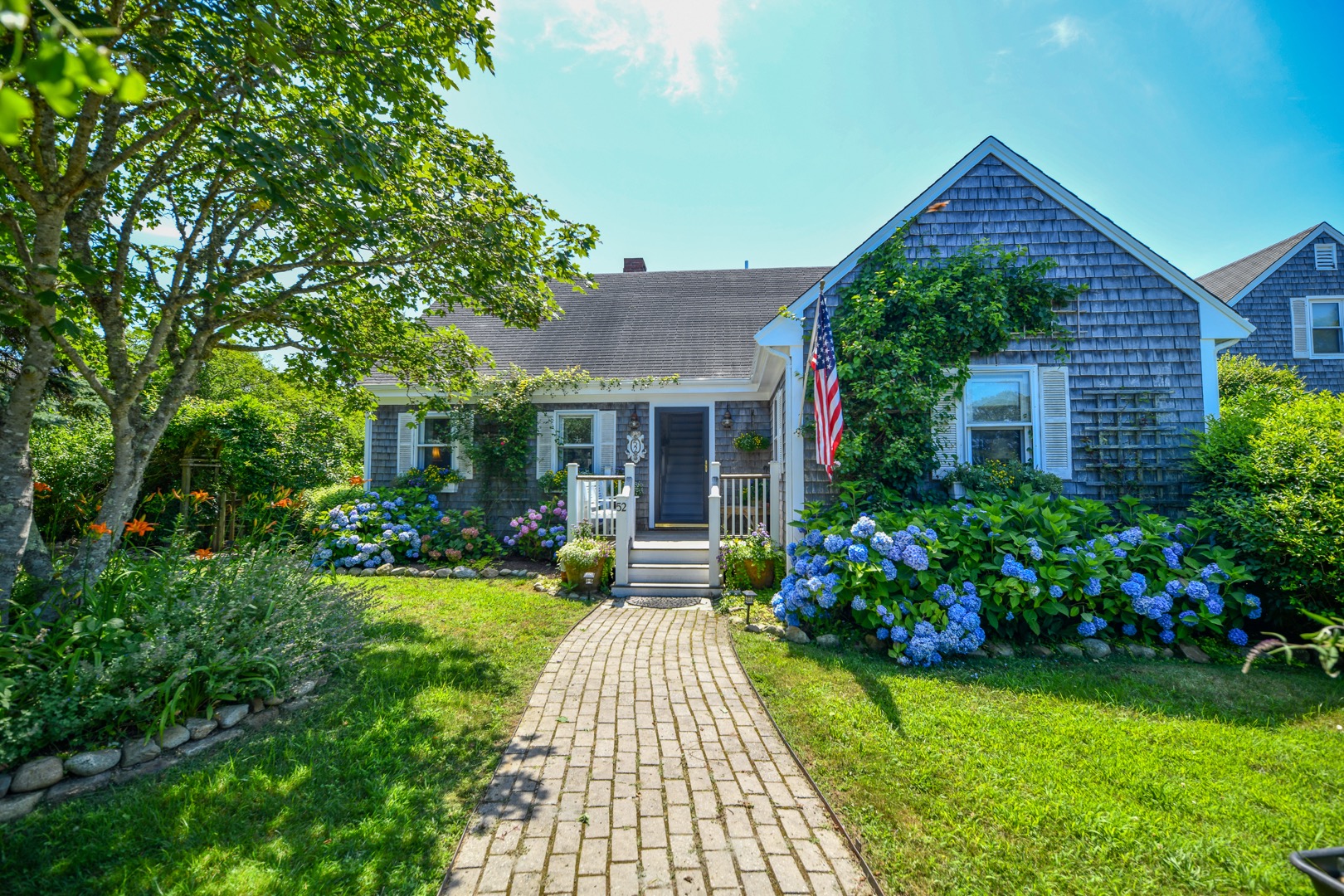 52 Somerset Road Nantucket, MA 02554 - Photo 4 of 43 Gallery Image 4