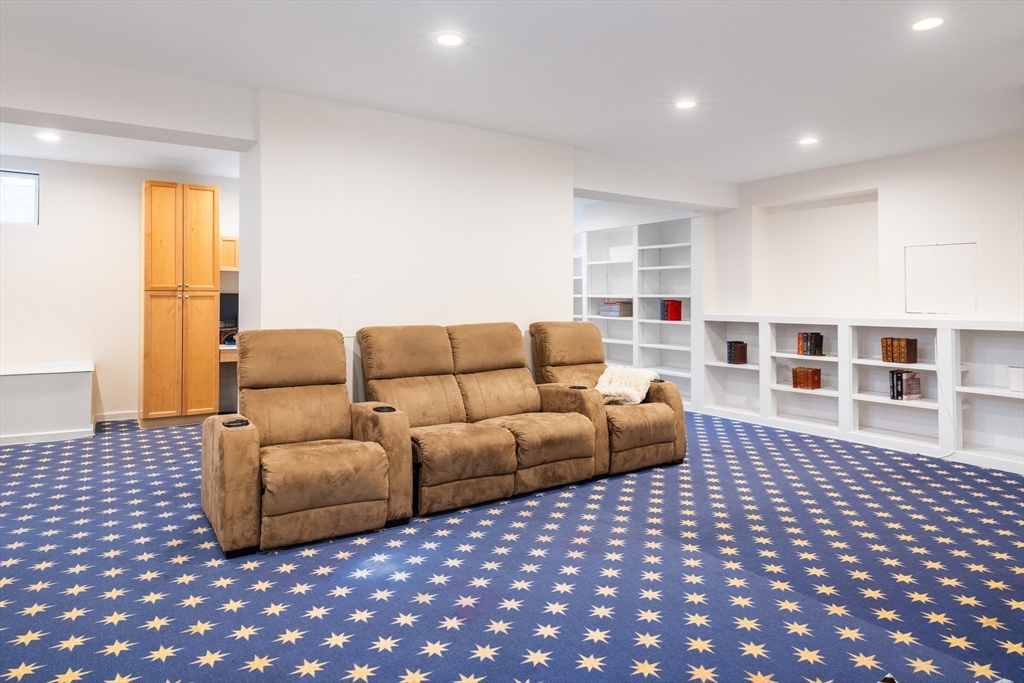 98 Spooner Road Chestnut Hill, MA 02467 - Photo 14 of 14 Gallery Image 14
