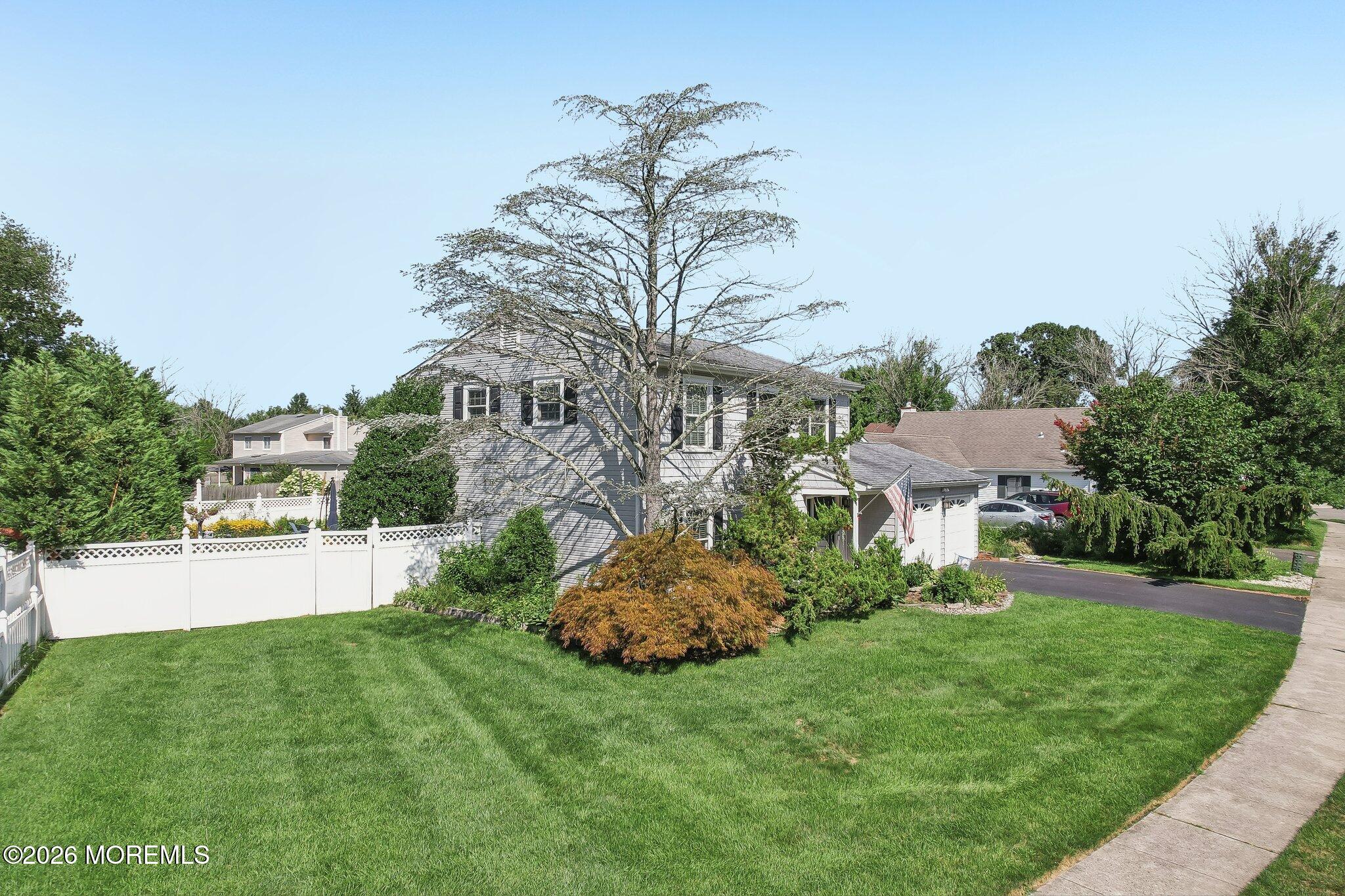 21 Appletree Road Howell, NJ 07731 - Photo 3 of 52 3-web-or-mls-Appletree Rd-S0508-003