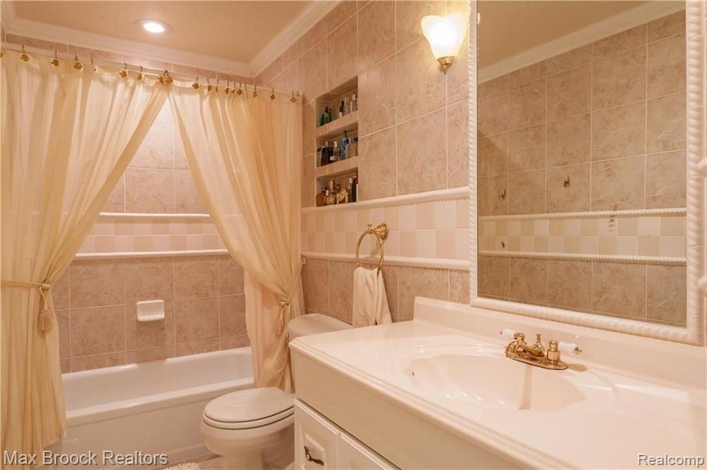 35611 Fredericksburg Road Farmington Hills, MI 48331 - Photo 29 of 36