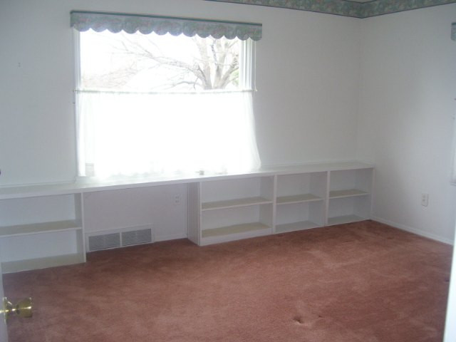 807 Springcrest Boulevard Jackson, MI 49203 - Photo 8 of 11 Photo 8