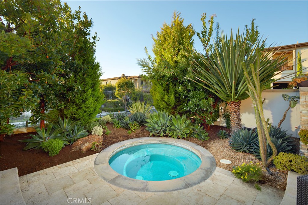 72 Monarch Beach Resort South Dana Point, CA 92629 - Photo 26 of 26 a view of a backyard with plants