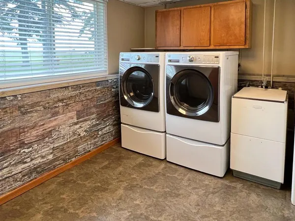 $210,000 | 107 Harding Street, Karlstad, MN 56732