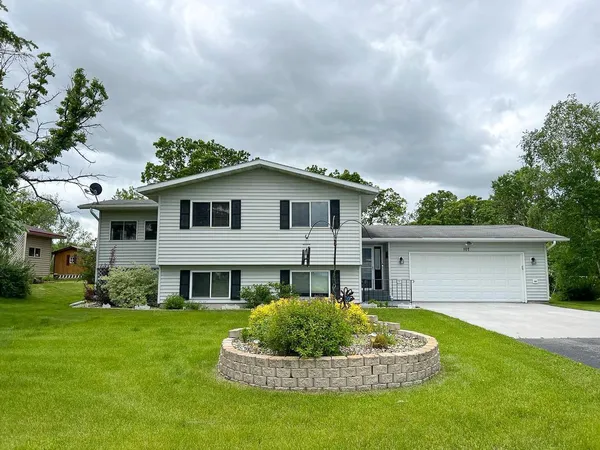 $210,000 | 107 Harding Street, Karlstad, MN 56732
