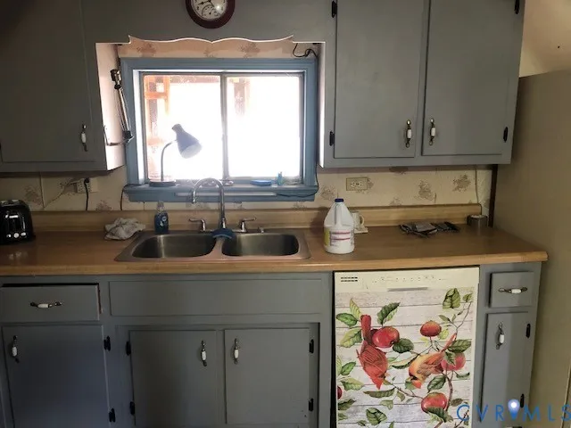 $83,000 | 135 Atlantic Avenue, Claremont, VA 23881