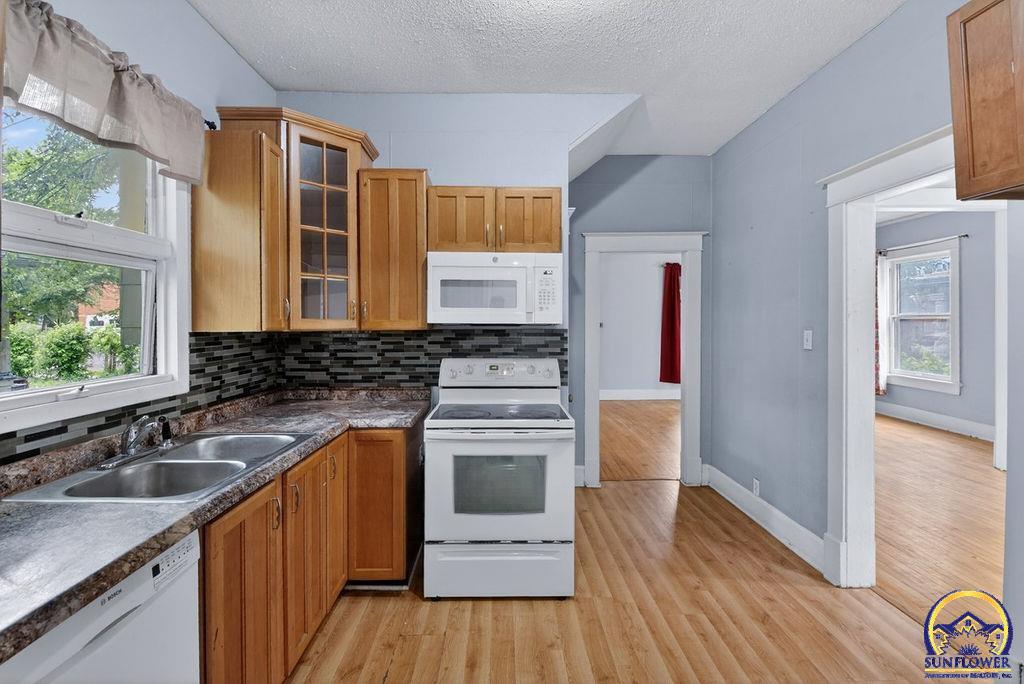 1607 Southwest Buchanan Street Topeka, KS 66604 - Photo 15 of 34