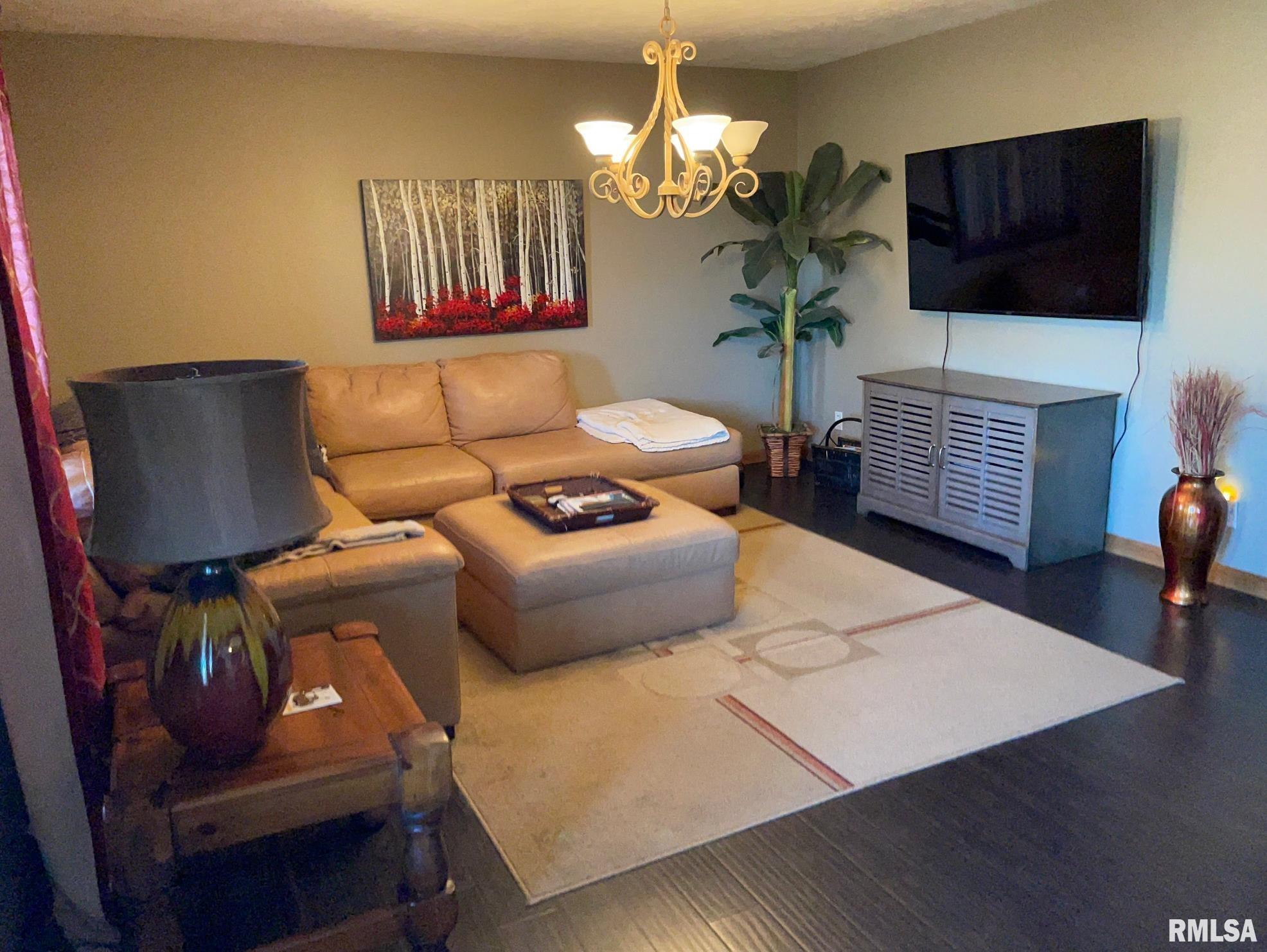 12506 Petroff Road Benton, IL 62812 - Photo 11 of 47 Gallery Image 11