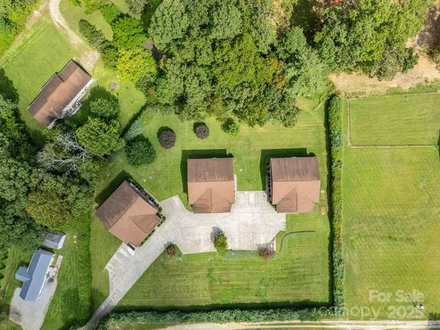 view of yard with patio