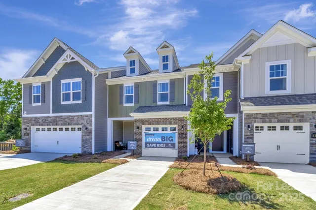 $2,100 | 747 Lock Haven Drive Northwest, Concord, NC 28027