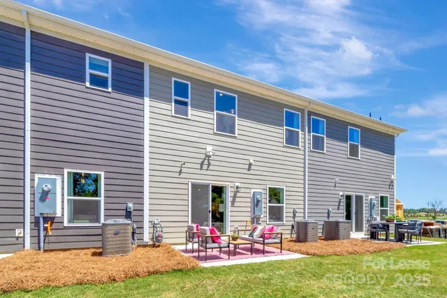 $2,100 | 747 Lock Haven Drive Northwest, Concord, NC 28027