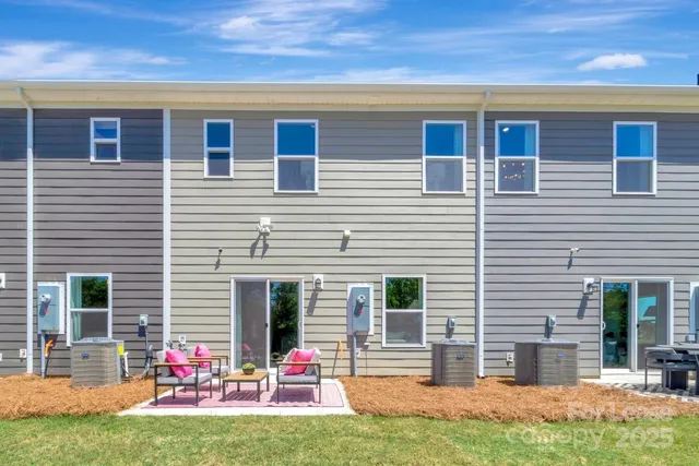 $2,100 | 747 Lock Haven Drive Northwest, Concord, NC 28027