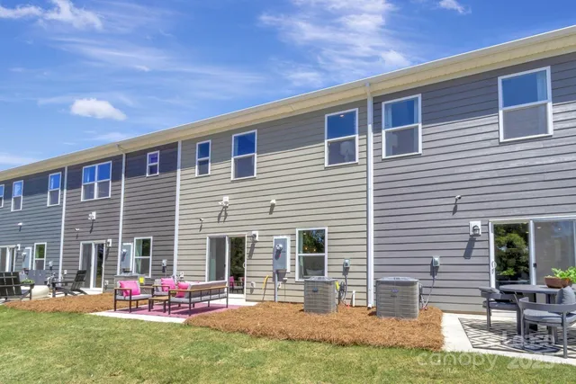 $2,100 | 747 Lock Haven Drive Northwest, Concord, NC 28027