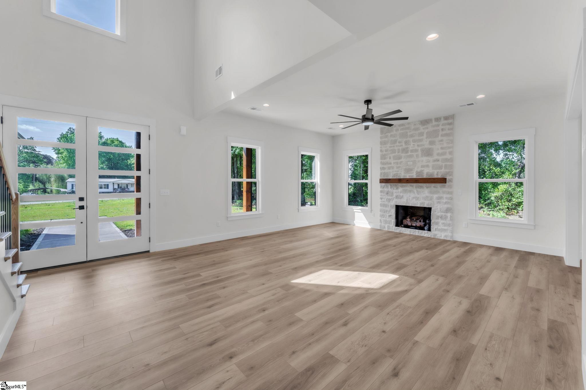 150 Babb Road Campobello, SC 29322 - Photo 4 of 33